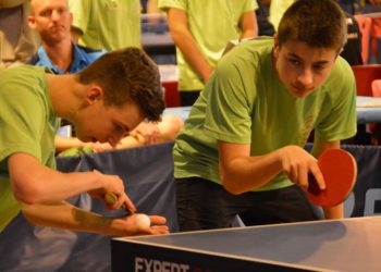 Ping ping ping ping ping pong !