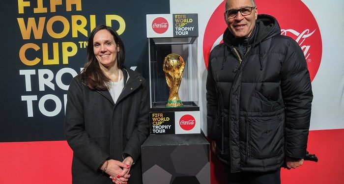 Le Trophée de la Coupe du Monde de la FIFA à Reims