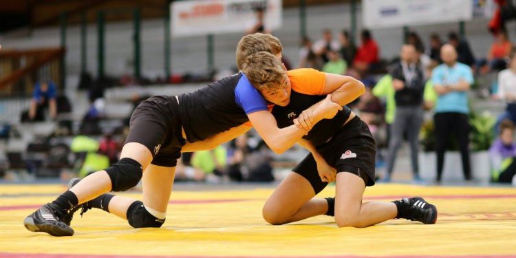 Lutte : Le Lycée de Font-Romeu triomphe en UNSS