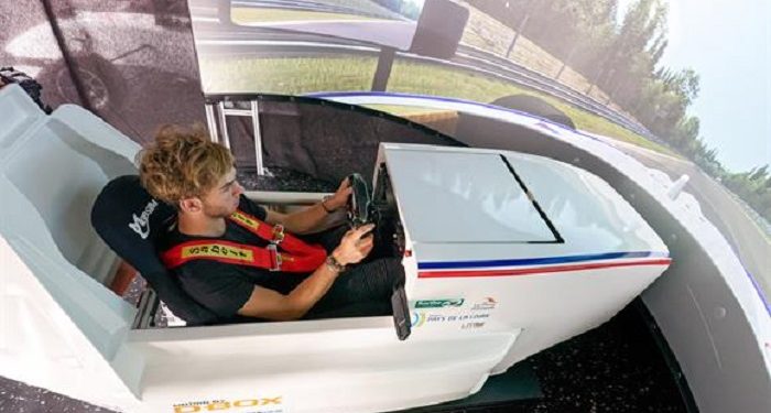 Pierre Gasly teste le nouveau simulateur de la FFSA Academy