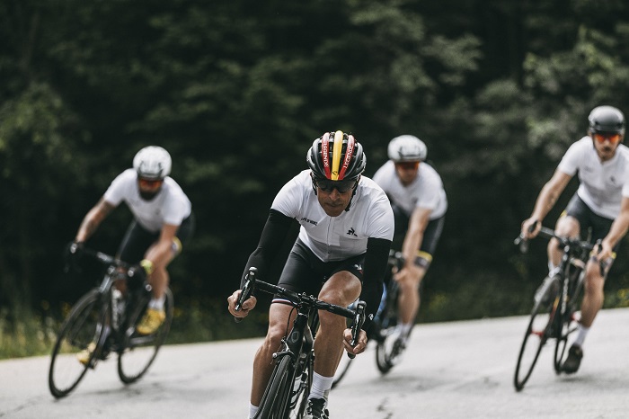 mate Kruipen gegevens Le coq sportif rend hommage au Tour à l'Alpe d'Huez - SPORTMAG