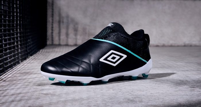Umbro lance sa première chaussure de football sans lacets