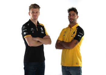 Le coq sportif habille Renault F1 Team