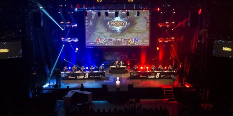 Économie : École XP, former les acteurs du esport de demain