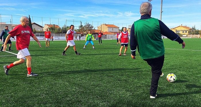 « Le walking football séduit les seniors ! »