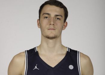 Deux jeunes basketteurs sortent du Pôle France