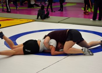 Le Beach wrestling, « le même sport d’une manière différente »