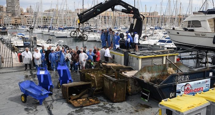 Sept tonnes de déchets retirés du Vieux Port de Marseille