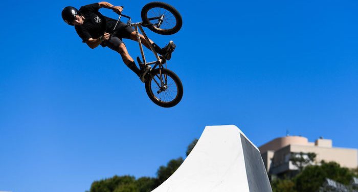 Le BMX Freestyle à la Journée olympique à Paris