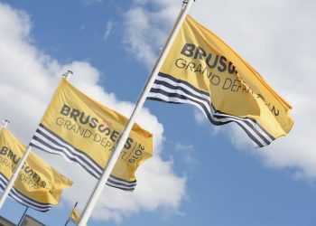 Tour de France 2019 : la présentation des équipes en direct