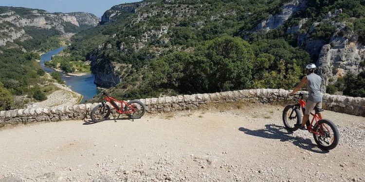 Le Fat Bike électrique un vélo passe-partout