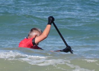 Le longe-côte, l’activité de plein air qui séduit le littoral breton