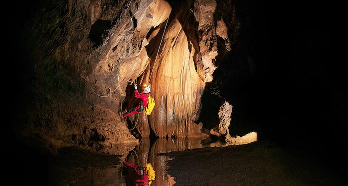 La spéléologie, du sport et de la science