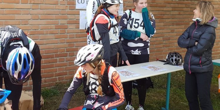 Mettre les filles sur la voie du sport scolaire à Amiens