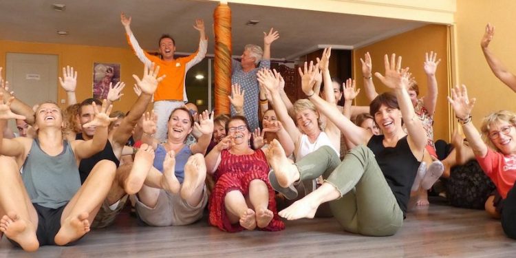 Le yoga du rire, une drôle de discipline !