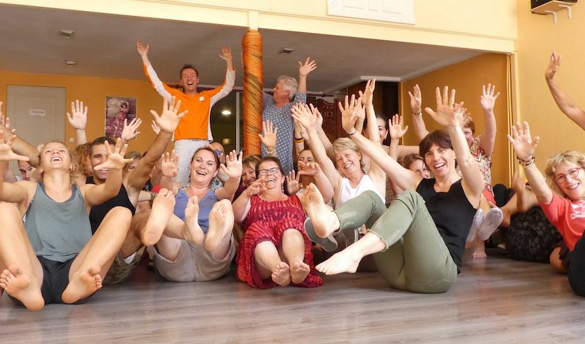 Le Yoga Du Rire Une Drole De Discipline