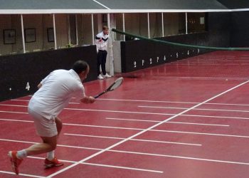 Jeu de paume : le sport des rois tente de survivre