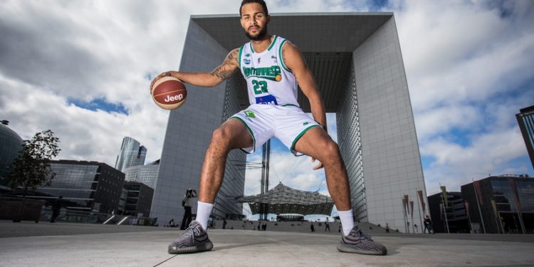 Nanterre 92 équipé par Kappa