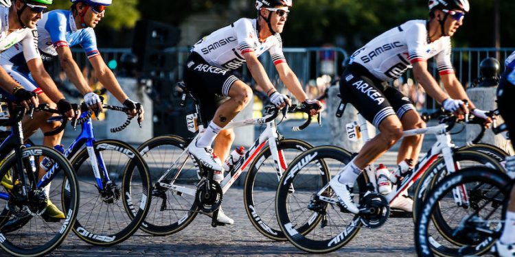 Arkéa-Samsic accompagne 12 jeunes cyclistes bretons