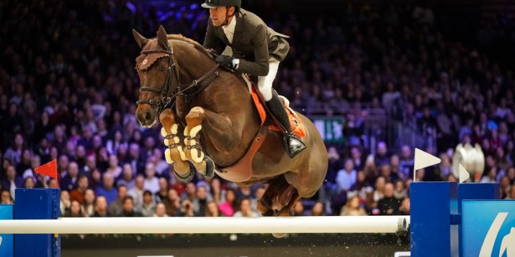 Équitation : Simon Delestre remporte le Longines Masters de Paris
