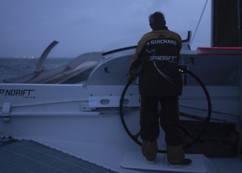 Voile : Yann Guichard abandonne sa tentative de record