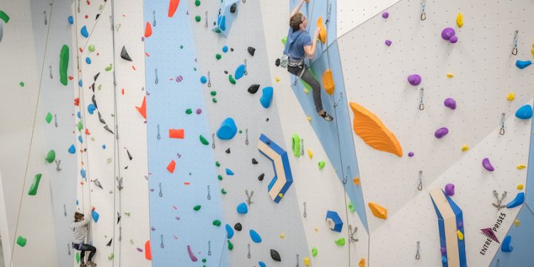 Une salle d’escalade niveau olympique à Besançon