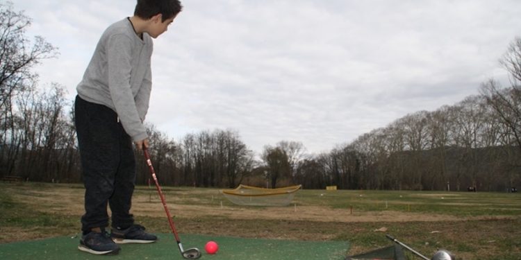 Des petits golfeurs en herbe dans l’Hérault