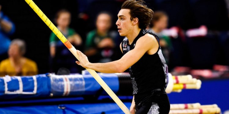Athlétisme : un duel Duplantis – Lavillenie à Clermont-Ferrand