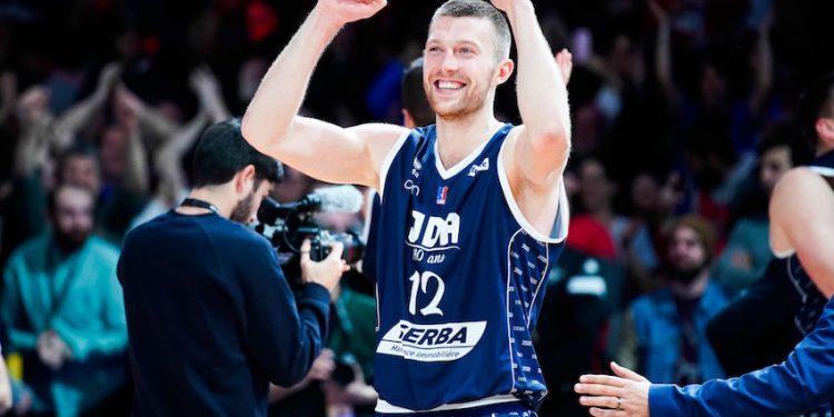 La JDA Dijon fête ses 140 ans avec un nouveau maillot