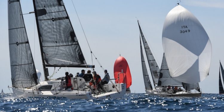 Voile : reports en cascade dans la rade de Marseille