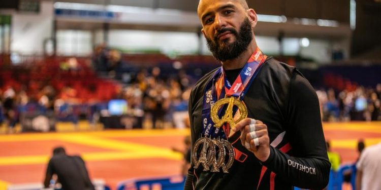 Samir Bensaïd transmet sa passion pour le jiu-jitsu par l’écriture