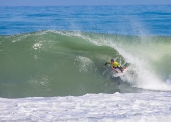 Les meilleurs surfeurs français remontent sur leur planche