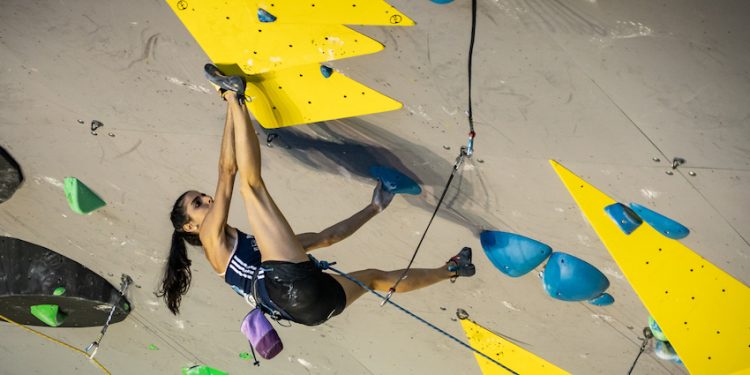 Escalade : Fanny Gibert rafle le bronze à Briançon