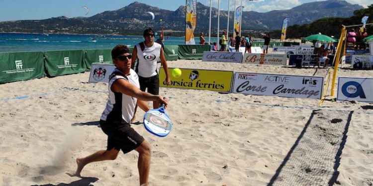 Le beach tennis en tournée dans toute la France