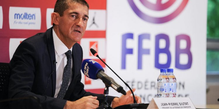 Les championnats de France de basket amateurs suspendus