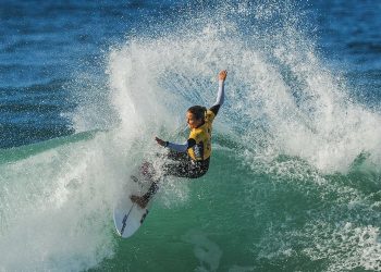 Surf : L’équipe de France féminine en stage à Tahiti