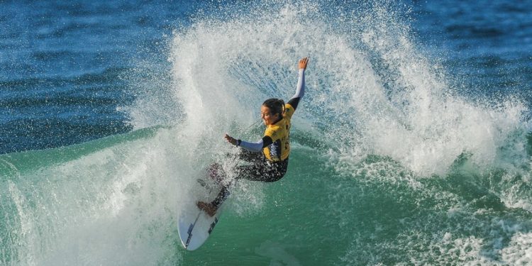 Surf : L’équipe de France féminine en stage à Tahiti