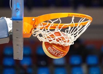 La Fédération française de basketball reprend les salles Hoops Factory