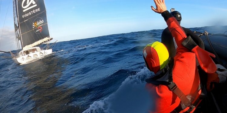 Vendée Globe 2020 : Kévin Escoffier débarqué, sain et sauf