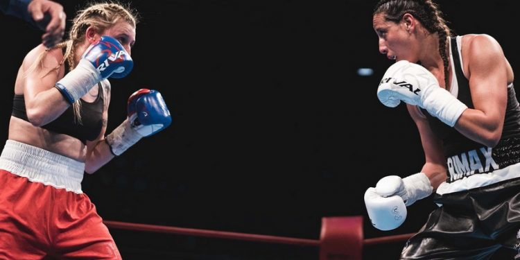 Boxe : Rima Ayadi en quête de titre aux Mureaux