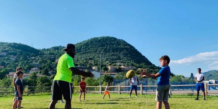 Le Rugby club dignois amène le ballon ovale dans les quartiers