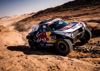 Dakar 2021 : Les Français en tête avec Peterhansel et de Soultrait