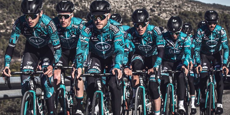 Cyclisme : B&B HOTELS p/b KTM s’associe à Bollé