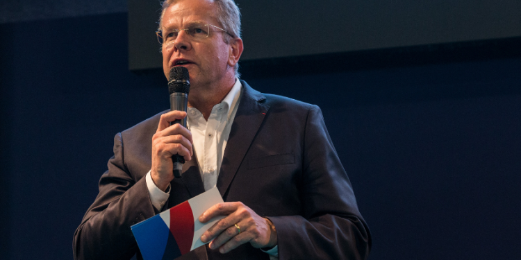 Voile – Nicolas Hénard : « Un rôle au-delà du sport »