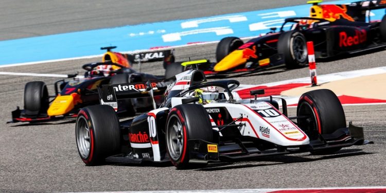 Formule 2 : Théo Pourchaire toujours plus haut