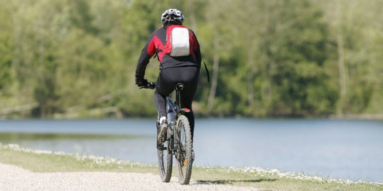 Un tour du monde à vélo pour l’inclusion par le sport