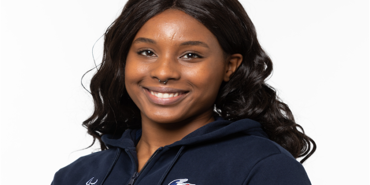 Gloria Agblemagnon veut lancer loin et viser haut