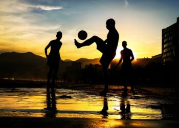 Le Tro Breizh Foot fait la tournée des plages bretonnes tout l’été