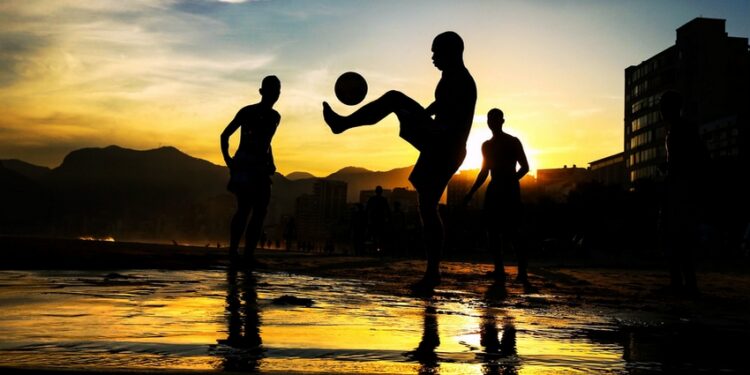 Le Tro Breizh Foot fait la tournée des plages bretonnes tout l’été