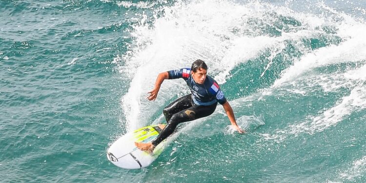 Surf : Jérémy Florès met fin à sa carrière